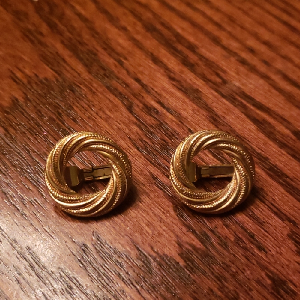 Vintage  trifari clip on earrings